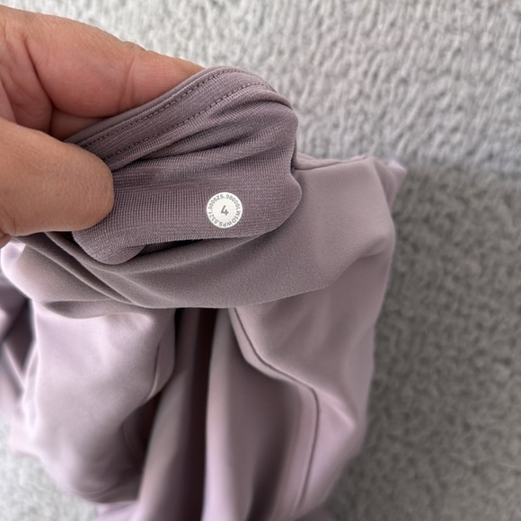 Lululemon Instill High-Rise Tight 25"
Violet Verbena size 4 - Picture 5 of 6